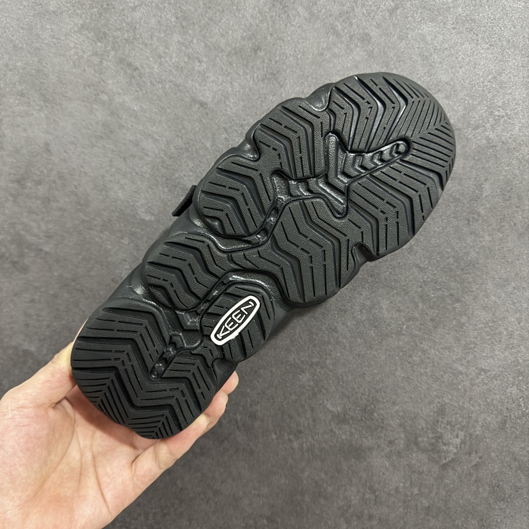 图片[9]-【公司级】KEEN HYPERPORT 科恩舒适优雅轻盈防臭包头拖鞋 KEEN诞生于2003年的美国人气户外品牌，以一双“保护脚趾”且能涉足水域的户外凉鞋NEWPORT诞生为契机，开启原创制鞋之路。KEEN相信，天空之下即是户外，因为户外不一定是极具挑战性的独自冒险，也可以是与朋友、家人和宠物一同分享外面的世界。同时，KEEN从诞生之初便始终贯彻环保制鞋的理念，不断创造出优秀的原创奇履。脚踏实地，致力向善。我们想和世界产生更多交集为世界减少更多负担，和你趣户外、趣做自己、趣环保让地球和生活都变得更美好。 尺码：36 36.5 37.5 38 38.5 39 40 40.5 41 42 42.5 43 44 44.5 45-选品中心