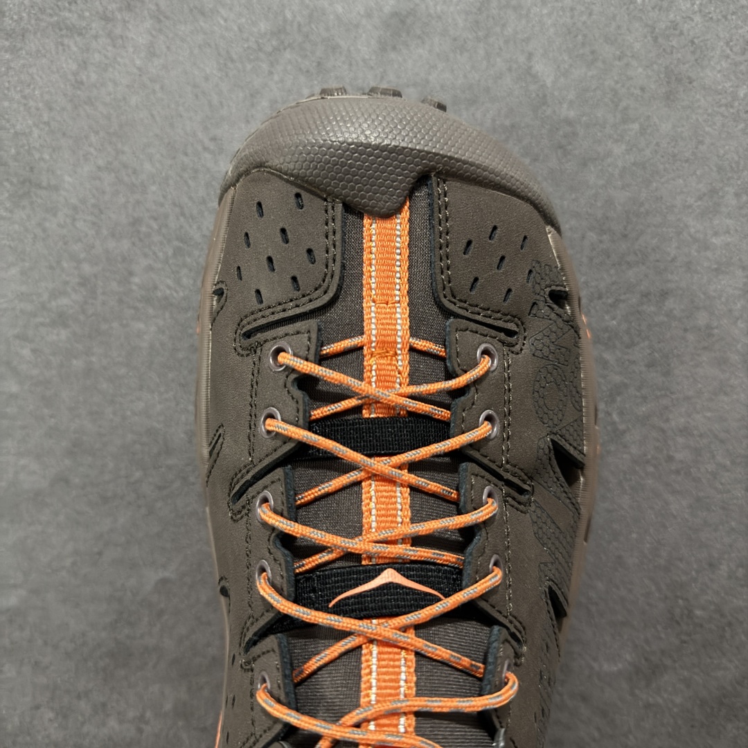 图片[8]-【HK纯原】HOKA One One Hopara Sandals 霍帕拉系列水路两用溯溪3.0 涉水休闲户外露营凉鞋 原版原档案开发 头层磨砂皮 rb+mod组合大底 作为先锋品牌的 HOKA ONE ONE总是以独特的方式 HOPA RA是一款溯溪鞋 又名排水鞋 可长期用于涉水和溯溪 保护脚底和脚趾的安全和舒适 鞋面材料速干 透气 耐磨 鞋底防滑 耐磨 抓地能力强 出于安全考虑 设计要求较高 涉水溯溪过程中 水 泥沙 可以直接从鞋内大孔排出 细纹鞋底使在岩石上抓地能力强 避免打滑 而上路后 鞋面具有快干透气等优点 尺码：36 36.5 37.5 38 39 40 40.5 41 42 42.5 43 44 45-选品中心