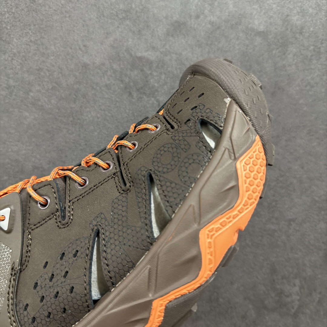图片[5]-【HK纯原】HOKA One One Hopara Sandals 霍帕拉系列水路两用溯溪3.0 涉水休闲户外露营凉鞋 原版原档案开发 头层磨砂皮 rb+mod组合大底 作为先锋品牌的 HOKA ONE ONE总是以独特的方式 HOPA RA是一款溯溪鞋 又名排水鞋 可长期用于涉水和溯溪 保护脚底和脚趾的安全和舒适 鞋面材料速干 透气 耐磨 鞋底防滑 耐磨 抓地能力强 出于安全考虑 设计要求较高 涉水溯溪过程中 水 泥沙 可以直接从鞋内大孔排出 细纹鞋底使在岩石上抓地能力强 避免打滑 而上路后 鞋面具有快干透气等优点 尺码：36 36.5 37.5 38 39 40 40.5 41 42 42.5 43 44 45-选品中心