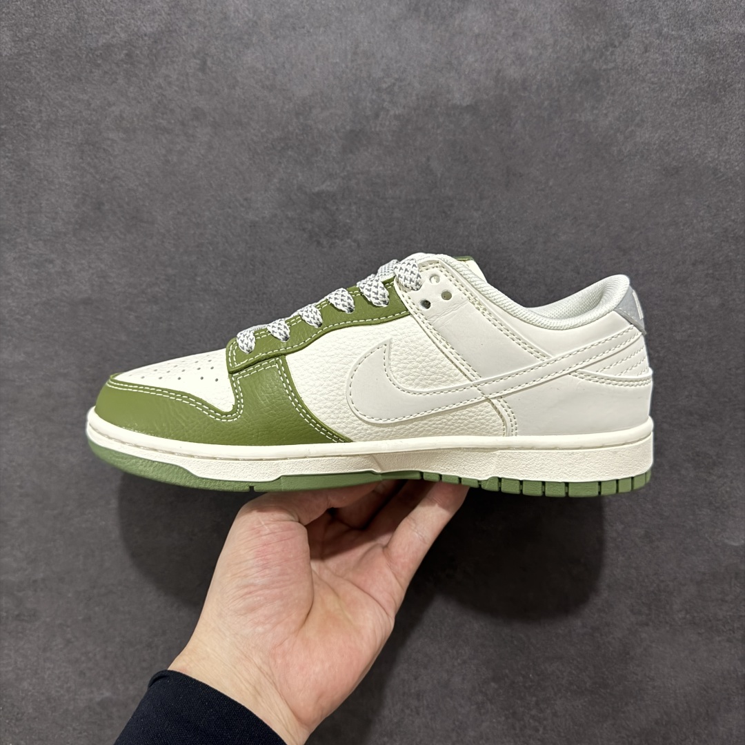 【定制版】Nike SB Dunk Low 斯图西联名 军绿英文勾 周年高端定制 低帮休闲板鞋 XS6089-592