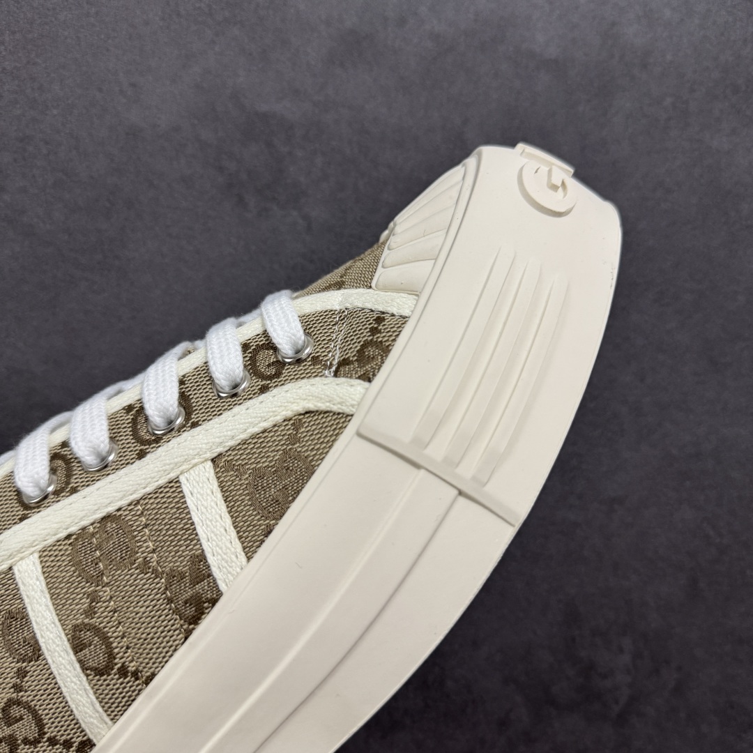 图片[5]-【广东纯原版本】Gucci厚底布鞋 引领新风尚 5cm隐形增高术 悄悄拉长腿部线条，矮个子救星/小个子神器 软弹缓震厚底设计，踩出「踩屎感」舒适 却比老爹鞋轻60%，仿佛赤足踏云而行 🔥 三重新潮基因 🔥 ✅ 非遗千层纳底工艺 128道针脚手工缝制，比普通布鞋耐磨3倍 ✅ 3D立体足弓承托 记忆海绵鞋垫+透气网纱内里，暴走2万步不累脚 ✅ 解构主义新美学 撞色滚边/水墨书法/青花瓷纹样，汉服、牛仔裤皆可配 「让双脚在钢筋森林里，重获老布鞋的温柔」 点击下方小车，解锁你的云端漫步体验 ☁️ 配码：35-40-选品中心