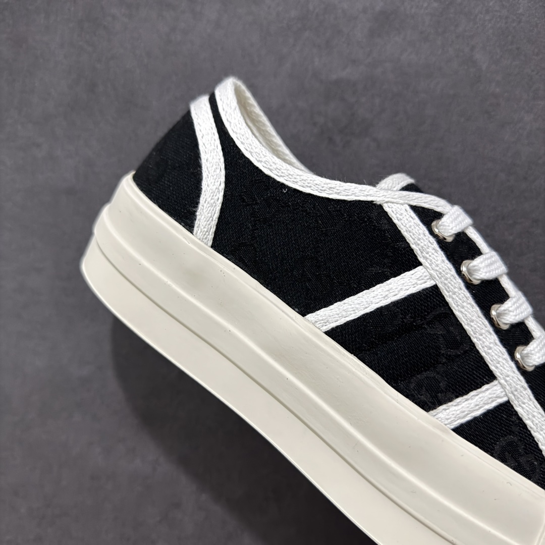 图片[6]-【广东纯原版本】Gucci厚底布鞋 引领新风尚 5cm隐形增高术 悄悄拉长腿部线条，矮个子救星/小个子神器 软弹缓震厚底设计，踩出「踩屎感」舒适 却比老爹鞋轻60%，仿佛赤足踏云而行 🔥 三重新潮基因 🔥 ✅ 非遗千层纳底工艺 128道针脚手工缝制，比普通布鞋耐磨3倍 ✅ 3D立体足弓承托 记忆海绵鞋垫+透气网纱内里，暴走2万步不累脚 ✅ 解构主义新美学 撞色滚边/水墨书法/青花瓷纹样，汉服、牛仔裤皆可配 「让双脚在钢筋森林里，重获老布鞋的温柔」 点击下方小车，解锁你的云端漫步体验 ☁️ 配码：35-40-选品中心