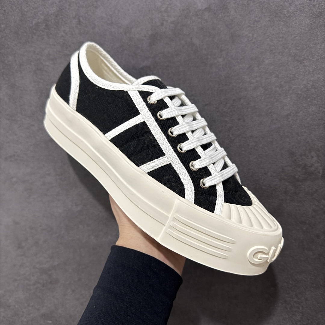 图片[3]-【广东纯原版本】Gucci厚底布鞋 引领新风尚 5cm隐形增高术 悄悄拉长腿部线条，矮个子救星/小个子神器 软弹缓震厚底设计，踩出「踩屎感」舒适 却比老爹鞋轻60%，仿佛赤足踏云而行 🔥 三重新潮基因 🔥 ✅ 非遗千层纳底工艺 128道针脚手工缝制，比普通布鞋耐磨3倍 ✅ 3D立体足弓承托 记忆海绵鞋垫+透气网纱内里，暴走2万步不累脚 ✅ 解构主义新美学 撞色滚边/水墨书法/青花瓷纹样，汉服、牛仔裤皆可配 「让双脚在钢筋森林里，重获老布鞋的温柔」 点击下方小车，解锁你的云端漫步体验 ☁️ 配码：35-40-选品中心