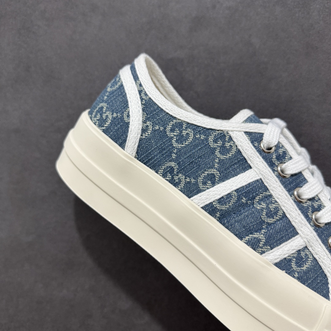 图片[6]-【广东纯原版本】Gucci厚底布鞋 引领新风尚 5cm隐形增高术 悄悄拉长腿部线条，矮个子救星/小个子神器 软弹缓震厚底设计，踩出「踩屎感」舒适 却比老爹鞋轻60%，仿佛赤足踏云而行 🔥 三重新潮基因 🔥 ✅ 非遗千层纳底工艺 128道针脚手工缝制，比普通布鞋耐磨3倍 ✅ 3D立体足弓承托 记忆海绵鞋垫+透气网纱内里，暴走2万步不累脚 ✅ 解构主义新美学 撞色滚边/水墨书法/青花瓷纹样，汉服、牛仔裤皆可配 「让双脚在钢筋森林里，重获老布鞋的温柔」 点击下方小车，解锁你的云端漫步体验 ☁️ 配码：35-40-选品中心