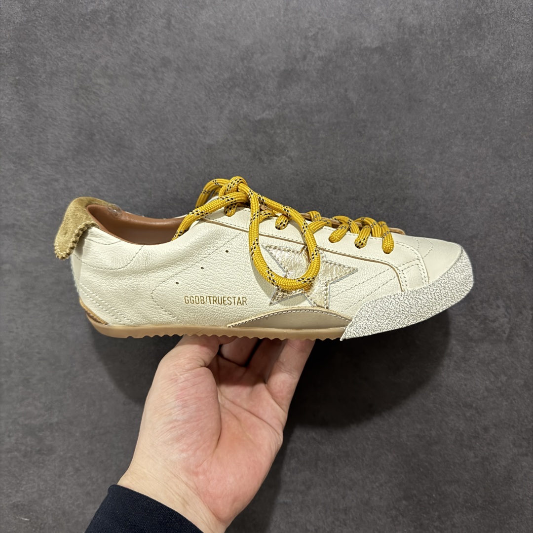 【广东纯原版本】GGDB Golden Goos* 25ss 德训鞋ggdb经典情侣款小脏鞋 火红程度上怼小白鞋，下踩各类小脏鞋！小红书爆款推荐 明星私服上脚示范 ×就是这么百搭 ！再也不用担心洗鞋的问题啦！ 鞋面原版定制牛皮（做旧精髓所在）内里毛巾+牛皮垫脚，原版开模3.5cm内**乳胶鞋垫…… 不规则手工打磨做破鞋面，就连鞋底也是打磨做旧的~~ 尺码：35 36 37 38 39 40-选品中心