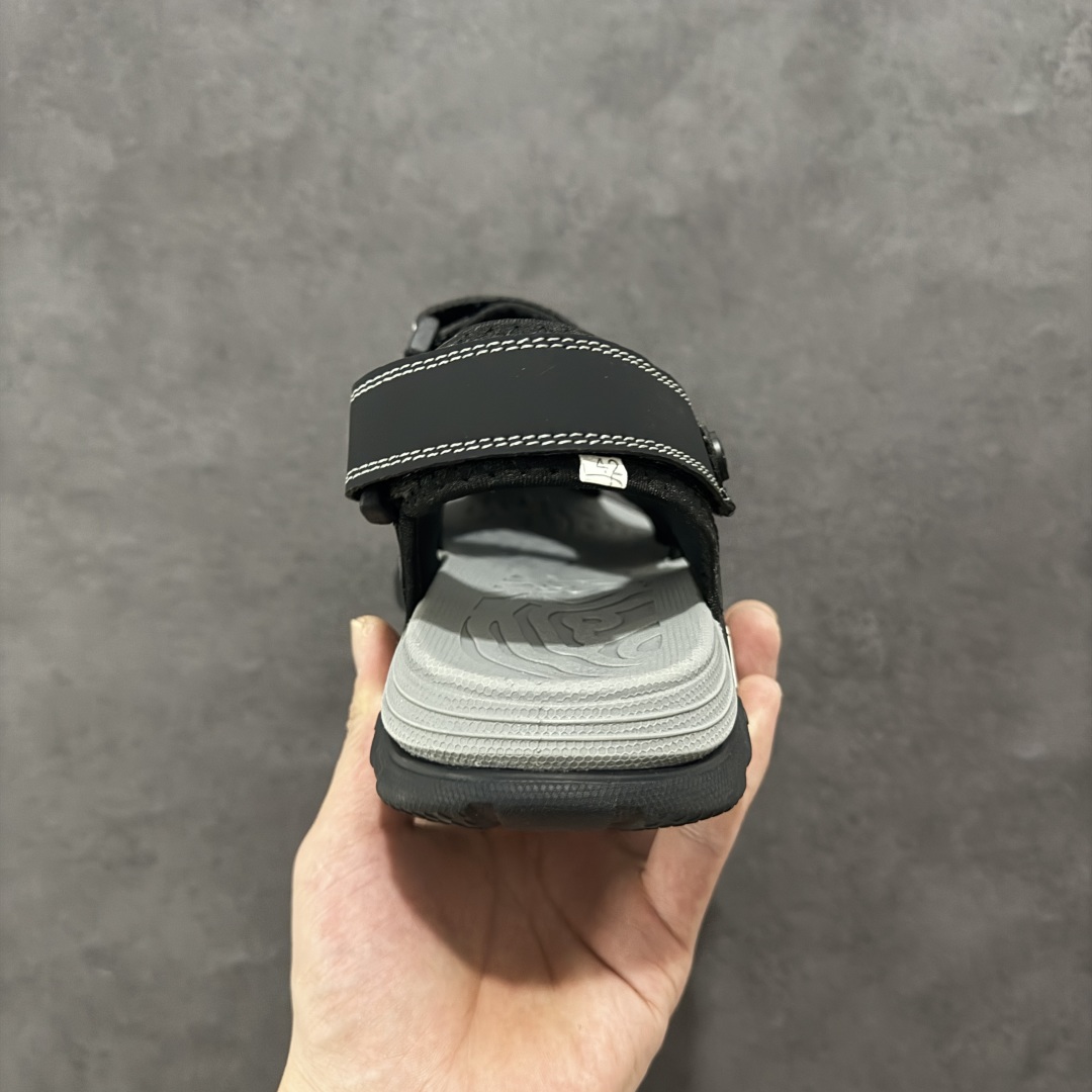 图片[4]-【公司级】ECCO爱步BIOM男士户外越野运动包头凉鞋 山地系列 户外运动 牛皮与纺织品拼接鞋面 时尚个性，出街有型 直接注塑工艺连接鞋面与鞋底 一体成型，合脚耐穿 创新鞋钉，橡胶外底 防滑耐磨 提供抓地力 多方位牵引力与稳定性能 稳固防护 循迹山迹 尺码：39 40 41 42 43 44（标准码）-选品中心