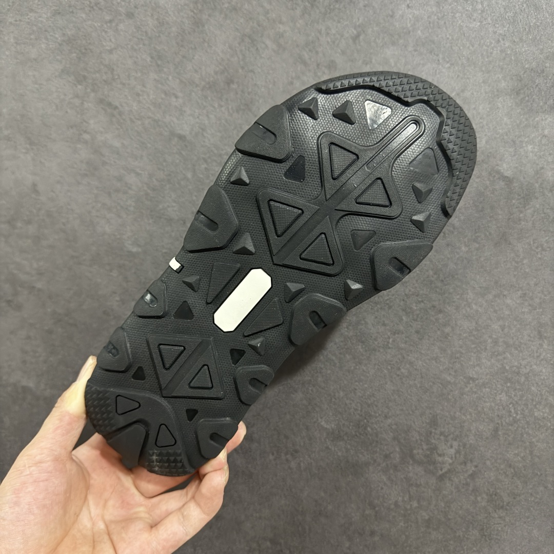 图片[9]-【公司级】ECCO爱步BIOM男士户外越野运动包头凉鞋 山地系列 户外运动 牛皮与纺织品拼接鞋面 时尚个性，出街有型 直接注塑工艺连接鞋面与鞋底 一体成型，合脚耐穿 创新鞋钉，橡胶外底 防滑耐磨 提供抓地力 多方位牵引力与稳定性能 稳固防护 循迹山迹 尺码：39 40 41 42 43 44（标准码）-选品中心