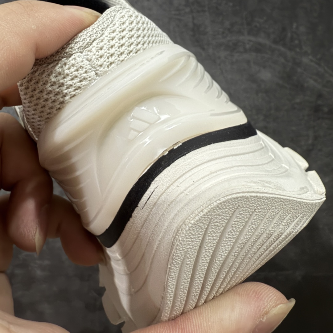 图片[2]-【纯原版】Adidas Vento XLG MTW 顶级品质 原鞋开发 原版大盒 脉冲系列 复古休闲老爹鞋 官方同步配色 鞋面是透气网面和皮革拼接 脚感轻盈 不闷汗 每次穿着跑步都感觉脚底在自由呼吸 鞋底是adidas经典的防滑设计 纹路很深 抓地力超稳 低帮设计很显脚踝纤细 却不失满满的包围安全感 货号： JR6393  尺码：36 36.5 37 38 38.5 39 40 40.5 41 42 42.5 43 44 44.5 45-选品中心