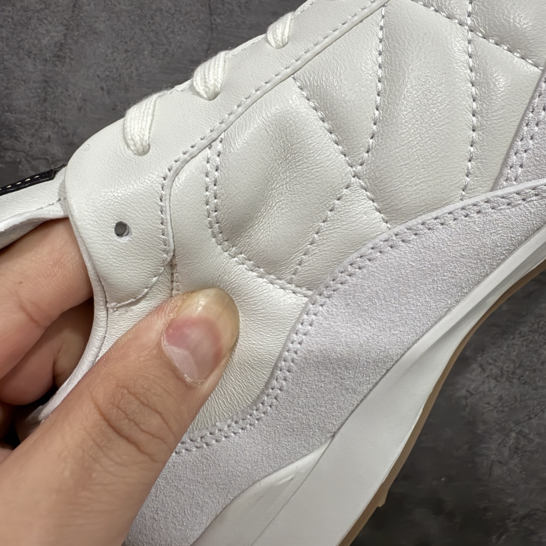 图片[3]-【顶级外贸版】CHANEL/香奈儿 东莞大厂工艺 2024新款小香风麂皮圆头熊猫菱格 官方最新花纹礼盒顶级包装官方同步 Chanel 香奈儿最新菱格小球鞋 四季百搭 coco女孩必入 隐藏款网球鞋 秀气高级好看 非常舒适！ 鞋面原版定制胎牛油皮 牛反绒 原版进口透气绒布 小羊皮内里 原版开模碎钉钉橡胶 原厂TPU组合大底 尺码：35 36 37 38 39 40 41 42 43 44 45 46 47-选品中心