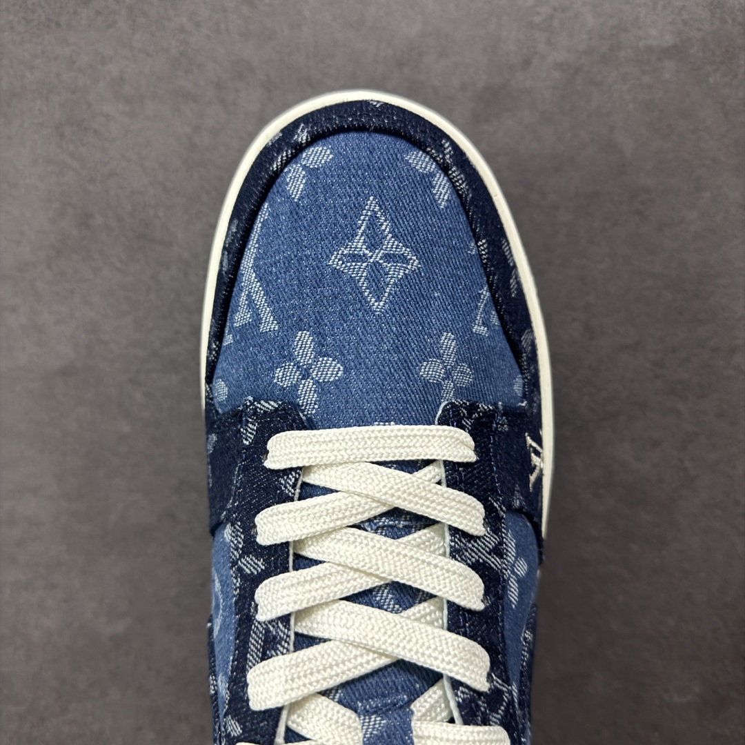 图片[8]-【定制版】NIKE SB Dunk Low x Louis Vuitton 深蓝牛仔布 公司级出品 极力推荐 原装头层材料 独家版型蒸餾加工 帶來的是更好的视觉和脚感体验 大厂纯原品质出货 清洁度 电绣工艺 皮料切割干净无任何毛边 细节完美 货号：CH8311 272 尺码： 36 36.5 37.5 38 38.5 39 40 40.5 41 42 42.5 43 44 44.5 45-选品中心