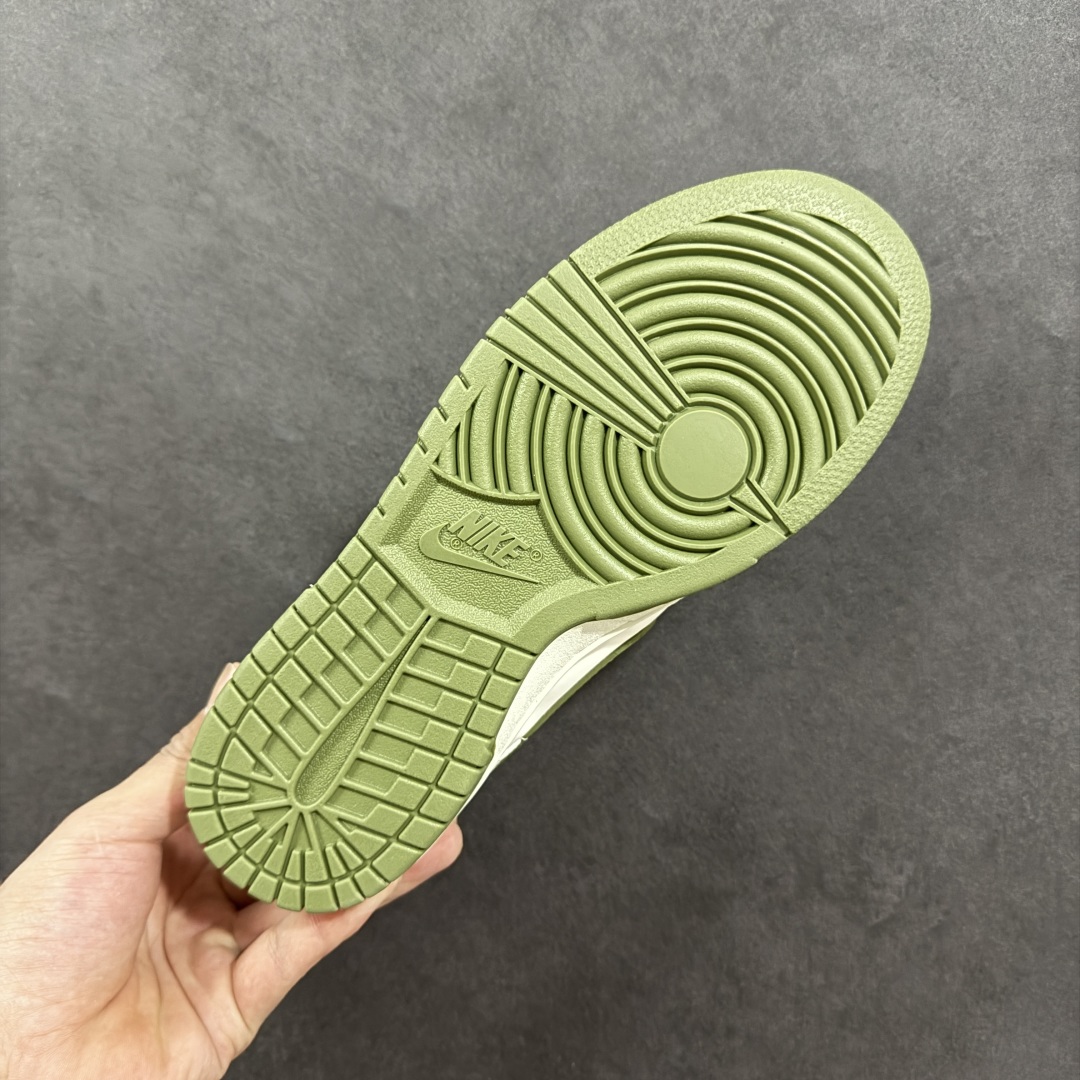 图片[9]-【定制版】NIKE SB Dunk Low x Louis Vuitton 白绿 公司级出品 极力推荐 原装头层材料 独家版型蒸餾加工 帶來的是更好的视觉和脚感体验 大厂纯原品质出货 清洁度 电绣工艺 皮料切割干净无任何毛边 细节完美 货号：CH8311 270 尺码： 36 36.5 37.5 38 38.5 39 40 40.5 41 42 42.5 43 44 44.5 45-选品中心