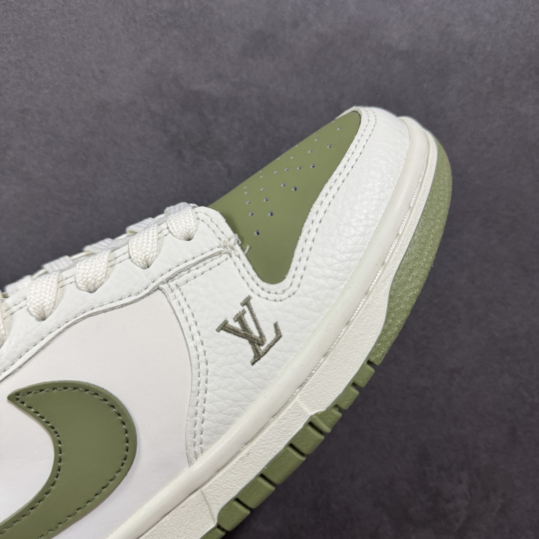 图片[5]-【定制版】NIKE SB Dunk Low x Louis Vuitton 白绿 公司级出品 极力推荐 原装头层材料 独家版型蒸餾加工 帶來的是更好的视觉和脚感体验 大厂纯原品质出货 清洁度 电绣工艺 皮料切割干净无任何毛边 细节完美 货号：CH8311 270 尺码： 36 36.5 37.5 38 38.5 39 40 40.5 41 42 42.5 43 44 44.5 45-选品中心