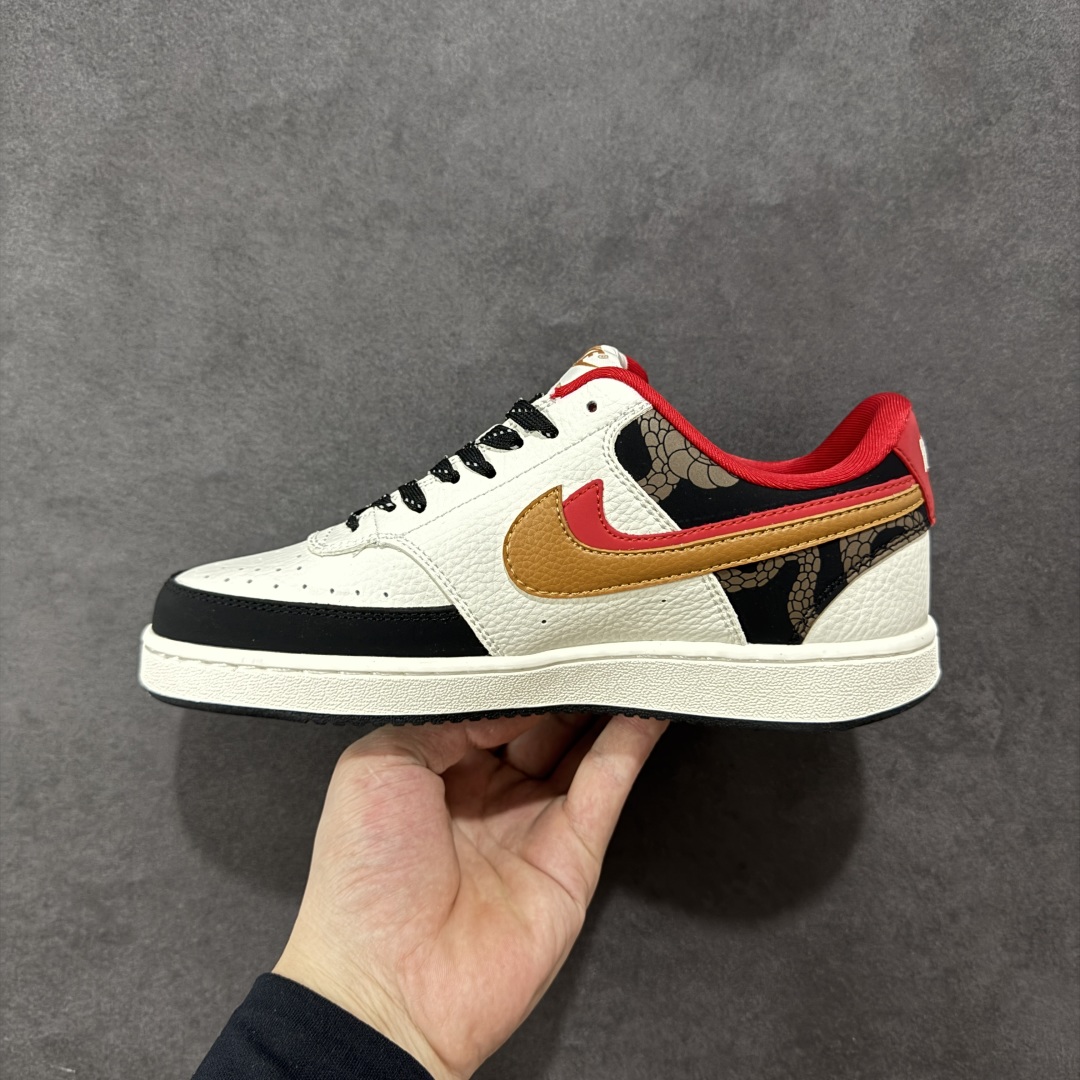图片[2]-【定制版】Nike Court Vision Low 蛇年限定 白黑红 休闲运动板鞋 低帮百搭透气休闲运动板鞋，经典耐用的设计 兼顾舒适脚感和出众风范，演绎匠心之作 结构性的支撑贴合感结合复古篮球设计，塑就场外全明星风范 货号： FD5188 128 尺码：36 36.5 37.5 38 38.5 39 40 40.5 41 42 42.5 43 44 44.5 45-选品中心