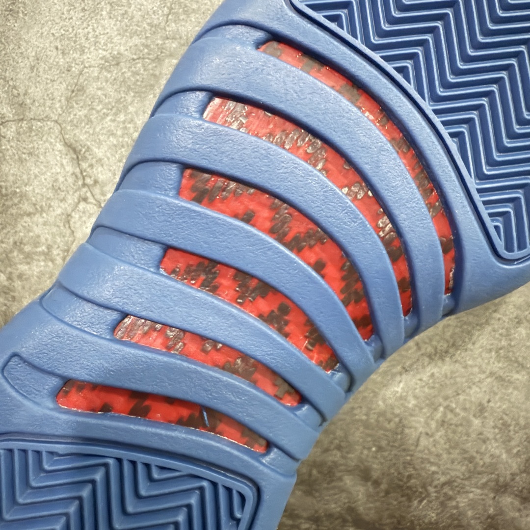 图片[9]-【TK至尊版】Air Jordan AJ12 Retro 潮流 中帮 复古篮球鞋 白蓝 法国蓝 CT8013-114 一比一原厂皮 最正确的版型 鞋盒 鞋盒标 芯片 更多12代的配色陆续出齐 真真的做到市场12代天花板 国外强烈推荐版本 外贸混卖专供品质 国内专业外贸AJ大厂出品 原厂楦头纸板 原厂皮料打造 原厂真碳板 内置气垫 尺码：40 40.5 41 42 42.5 43 44 44.5 45 46 47.5-选品中心