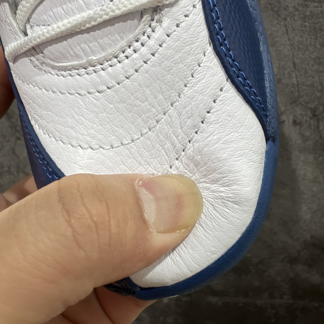 图片[4]-【TK至尊版】Air Jordan AJ12 Retro 潮流 中帮 复古篮球鞋 白蓝 法国蓝 CT8013-114 一比一原厂皮 最正确的版型 鞋盒 鞋盒标 芯片 更多12代的配色陆续出齐 真真的做到市场12代天花板 国外强烈推荐版本 外贸混卖专供品质 国内专业外贸AJ大厂出品 原厂楦头纸板 原厂皮料打造 原厂真碳板 内置气垫 尺码：40 40.5 41 42 42.5 43 44 44.5 45 46 47.5-选品中心