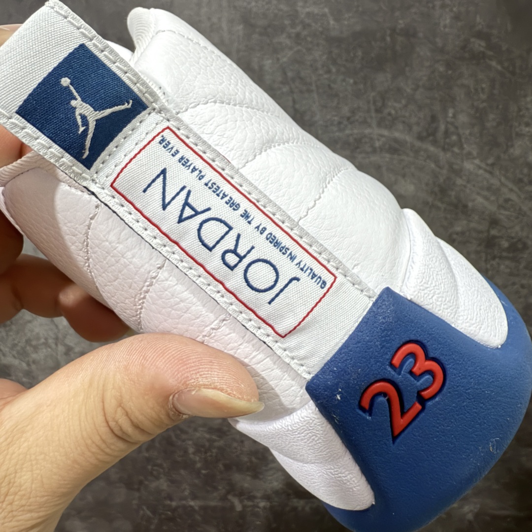 图片[2]-【TK至尊版】Air Jordan AJ12 Retro 潮流 中帮 复古篮球鞋 白蓝 法国蓝 CT8013-114 一比一原厂皮 最正确的版型 鞋盒 鞋盒标 芯片 更多12代的配色陆续出齐 真真的做到市场12代天花板 国外强烈推荐版本 外贸混卖专供品质 国内专业外贸AJ大厂出品 原厂楦头纸板 原厂皮料打造 原厂真碳板 内置气垫 尺码：40 40.5 41 42 42.5 43 44 44.5 45 46 47.5-选品中心