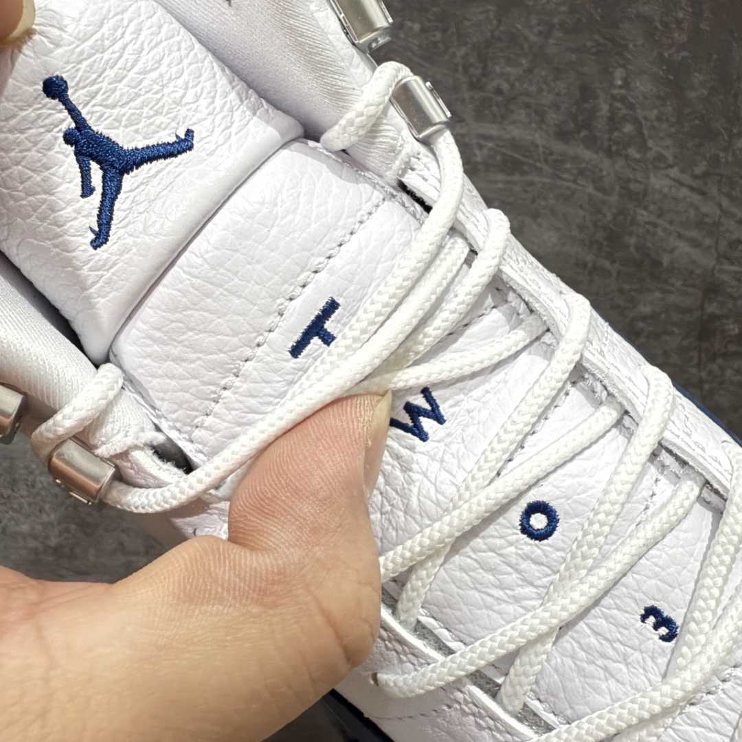 图片[5]-【TK至尊版】Air Jordan AJ12 Retro 潮流 中帮 复古篮球鞋 白蓝 法国蓝 CT8013-114 一比一原厂皮 最正确的版型 鞋盒 鞋盒标 芯片 更多12代的配色陆续出齐 真真的做到市场12代天花板 国外强烈推荐版本 外贸混卖专供品质 国内专业外贸AJ大厂出品 原厂楦头纸板 原厂皮料打造 原厂真碳板 内置气垫 尺码：40 40.5 41 42 42.5 43 44 44.5 45 46 47.5-选品中心