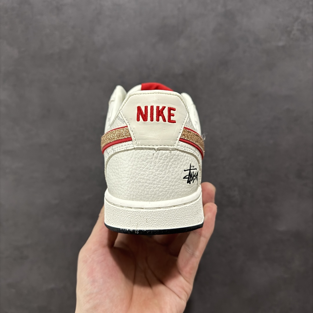 图片[4]-【定制版】Nike Court Vision Low 斯图西联名 休闲运动板鞋 纯原版本 低帮百搭透气休闲运动板鞋，经典耐用的设计，兼顾舒适脚感和出众风范，演绎匠心之作。结构性的支撑贴合感结合复古篮球设计，塑就场外全明星风范 货号： FD5188 126 尺码：36 36.5 37.5 38 38.5 39 40 40.5 41 42 42.5 43 44 44.5 45-选品中心