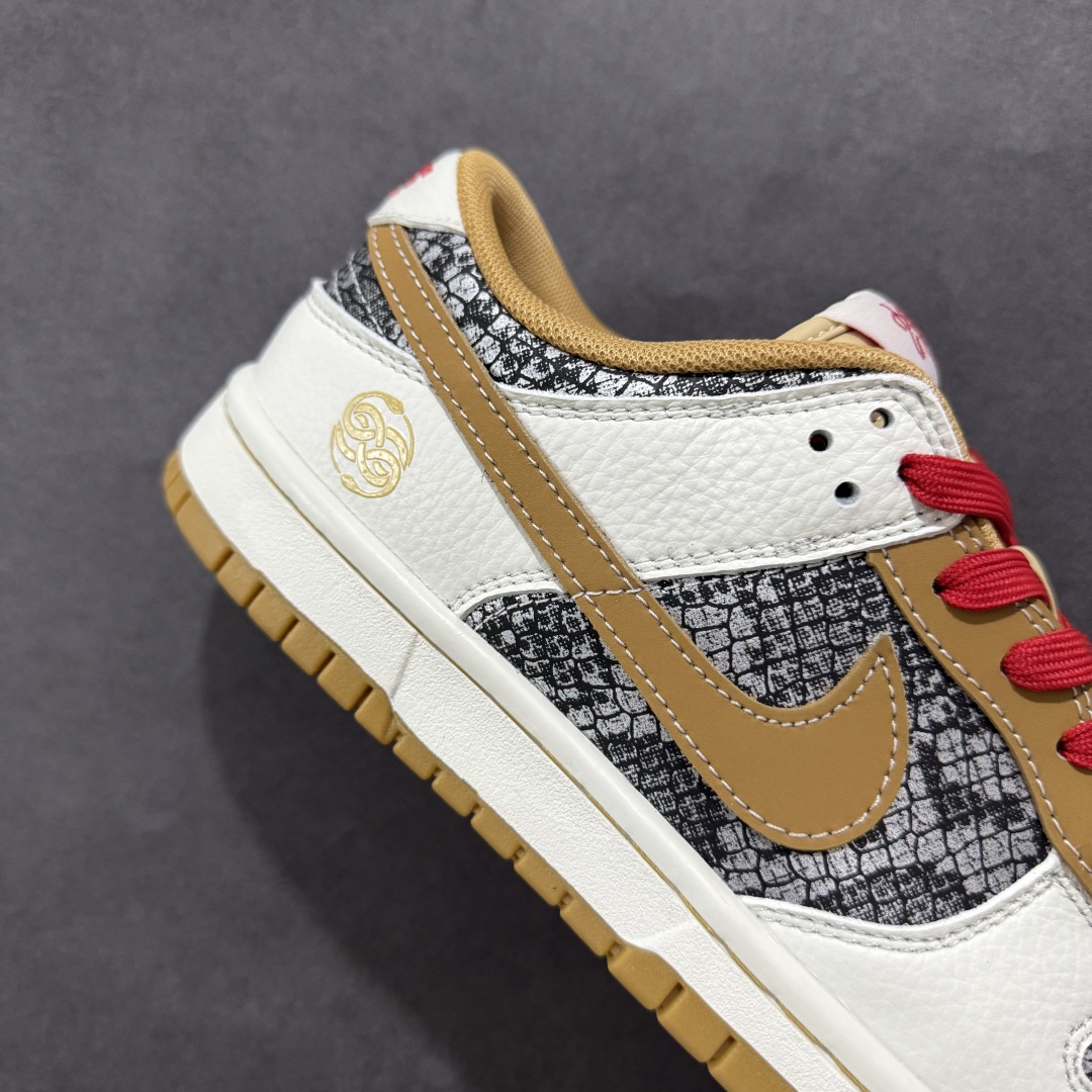 图片[6]-【定制版】Nike SB Dunk Low 蛇年限定 白黑黄小钩 纯原大厂出品 极力推荐 原装头层材料 独家版型蒸餾加工 帶來的是更好的视觉和脚感体验 大厂纯原品质出货 清洁度 电绣工艺 皮料切割干净无任何毛边 细节完美 货号：CY5979 102 尺码：36 36.5 37.5 38 38.5 39 40 40.5 41 42 42.5 43 44 44.5 45-选品中心