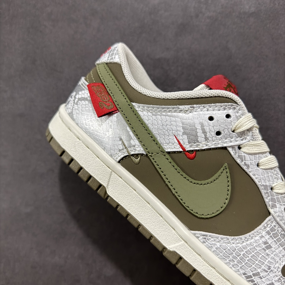 图片[6]-【定制版】Nike SB Dunk Low 龙年限定 银棕榈三小钩 纯原大厂出品 极力推荐 原装头层材料 独家版型蒸餾加工 帶來的是更好的视觉和脚感体验 大厂纯原品质出货 清洁度 电绣工艺 皮料切割干净无任何毛边 细节完美 货号：CY5979 109 尺码：36 36.5 37.5 38 38.5 39 40 40.5 41 42 42.5 43 44 44.5 45-选品中心