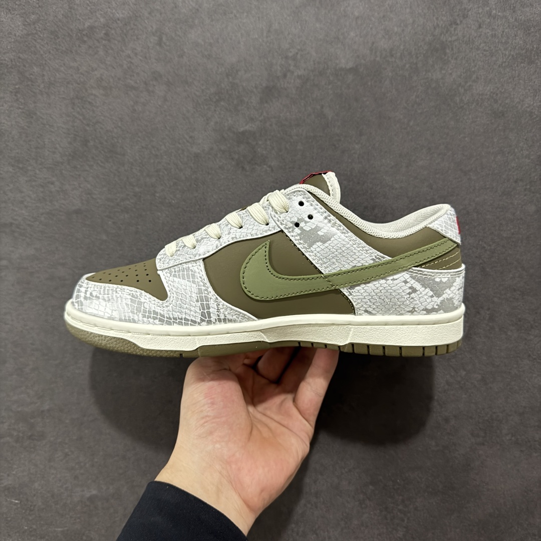 图片[2]-【定制版】Nike SB Dunk Low 龙年限定 银棕榈三小钩 纯原大厂出品 极力推荐 原装头层材料 独家版型蒸餾加工 帶來的是更好的视觉和脚感体验 大厂纯原品质出货 清洁度 电绣工艺 皮料切割干净无任何毛边 细节完美 货号：CY5979 109 尺码：36 36.5 37.5 38 38.5 39 40 40.5 41 42 42.5 43 44 44.5 45-选品中心