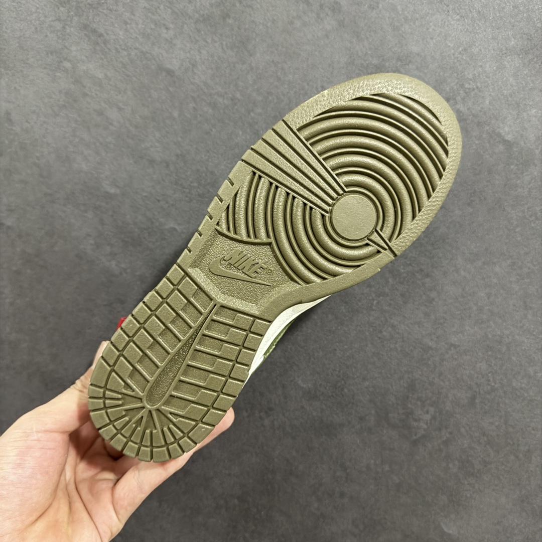 图片[9]-【定制版】Nike SB Dunk Low 龙年限定 银棕榈三小钩 纯原大厂出品 极力推荐 原装头层材料 独家版型蒸餾加工 帶來的是更好的视觉和脚感体验 大厂纯原品质出货 清洁度 电绣工艺 皮料切割干净无任何毛边 细节完美 货号：CY5979 109 尺码：36 36.5 37.5 38 38.5 39 40 40.5 41 42 42.5 43 44 44.5 45-选品中心