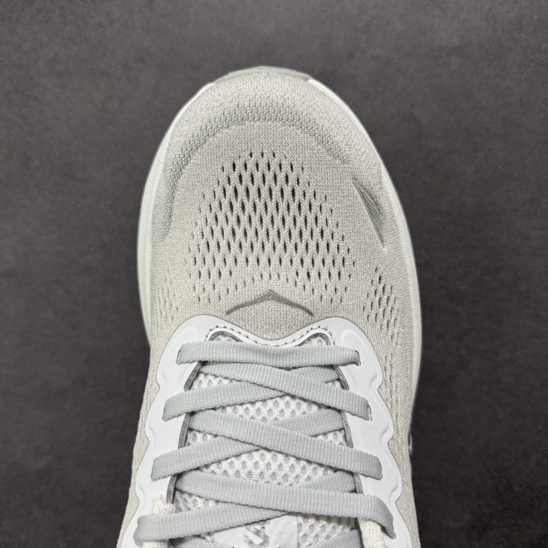 图片[8]-【HK版本】HOKA ONE ONE Bondi 9 WIDE 邦迪九代舒适防滑耐磨低帮休闲跑步鞋 专业大厂出品 市面顶级品质 细节只对比原版 无任何差别 原材料打造 HOKA ONE ONE是来自美国的跑步鞋知名品牌，创立于2009年，始终致力于为所有跑者提供更新、更好的跑步装备。相比常规跑鞋，HOKA ONE ONE特别研发使用性能独特的几何形跑鞋中底，此种鞋底更厚、更高、回弹性也更好，除了卓越的缓冲性能，它还能內各种阶段的跑者带来更具动感、更加稳定的跑步体验。HOKAONE ONE从设计之初就清楚意识到，要保证跑者步幅的均匀一致，双脚自然而然的运动至关重要。 尺码：36 36.5 37.5 38 38.5 39 40 40.5 41 42 42.5 43 44 44.5 45-选品中心