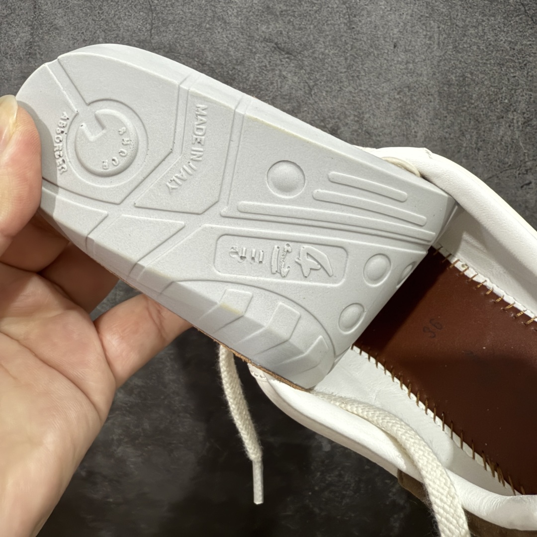 图片[11]-【佛山超A版】Loro Piana LP Tennis Walk Low 生活系列低帮复古百搭德训风休闲运动板鞋 意大利顶级奢侈品牌·诺悠翩雅 这款新款绒面革网球鞋采用超低帮设计 适合全年穿着 并具有防水性能 包边鞋底营造轻松迷人的色彩组合 将功能性与低调个性风格和谐融合 打造都市着装的理想鞋履选择 鞋跟处饰以Kummel色嵌片 柔软小牛皮鞋舌 压印LP徽标 棉质鞋带材质 鞋面：牛剖层绒面革 鞋底：橡胶 衬里：牛皮革 尺码：35 36 37 38 39 40 41 42 43 44 45-选品中心