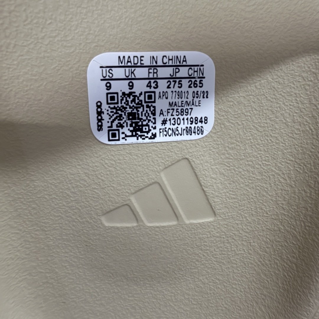  
【X版纯原】YEEZY SLIDE 磨砂骨白 FZ5897
椰子拖鞋 同源公司EVA粒子环保塑料 
