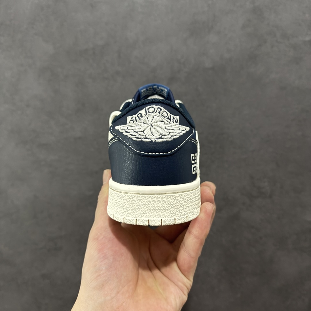 300 【定制版】Travis Scott x Nike Air Jordan 1 Low x GIVENCHY Air Jordan 1 Low 反转深蓝米白倒钩 DM6868-105