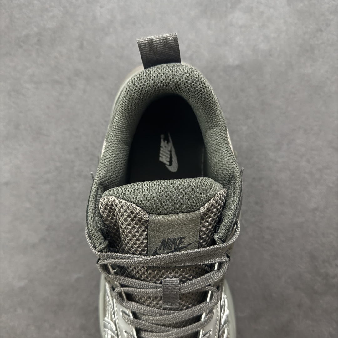 图片[7]-【公司级】NK V2k Runtekk 复古老爹鞋跑步鞋 HQ1678-200 材质上使用大面积网眼 皮革 TPU 组成 支撑和透气性肯定不错 中底处由 Cushlon 泡绵打造 保证在压马路时可以提供优秀脚感 并通过一手做旧氧化效果突出复古感 中底造型很容易让大家联想到巴黎世家3XL 增高效果同样不能忽视 尺码：36 36.5 37.5 38 38.5 39 40-选品中心