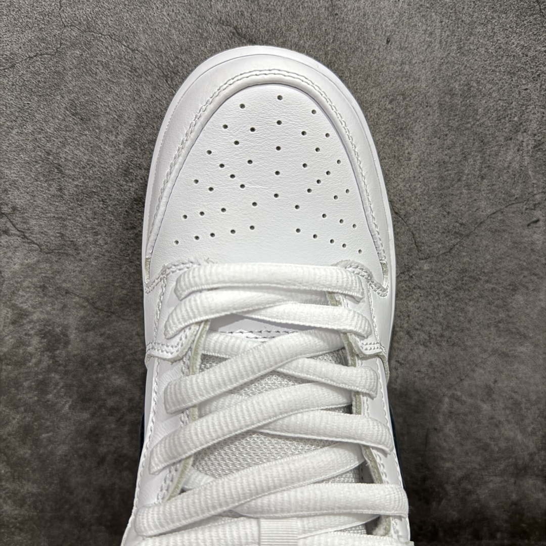 320 【M版纯原】Dunk SB Low White Gum白色黑勾生胶底 CD2563-101