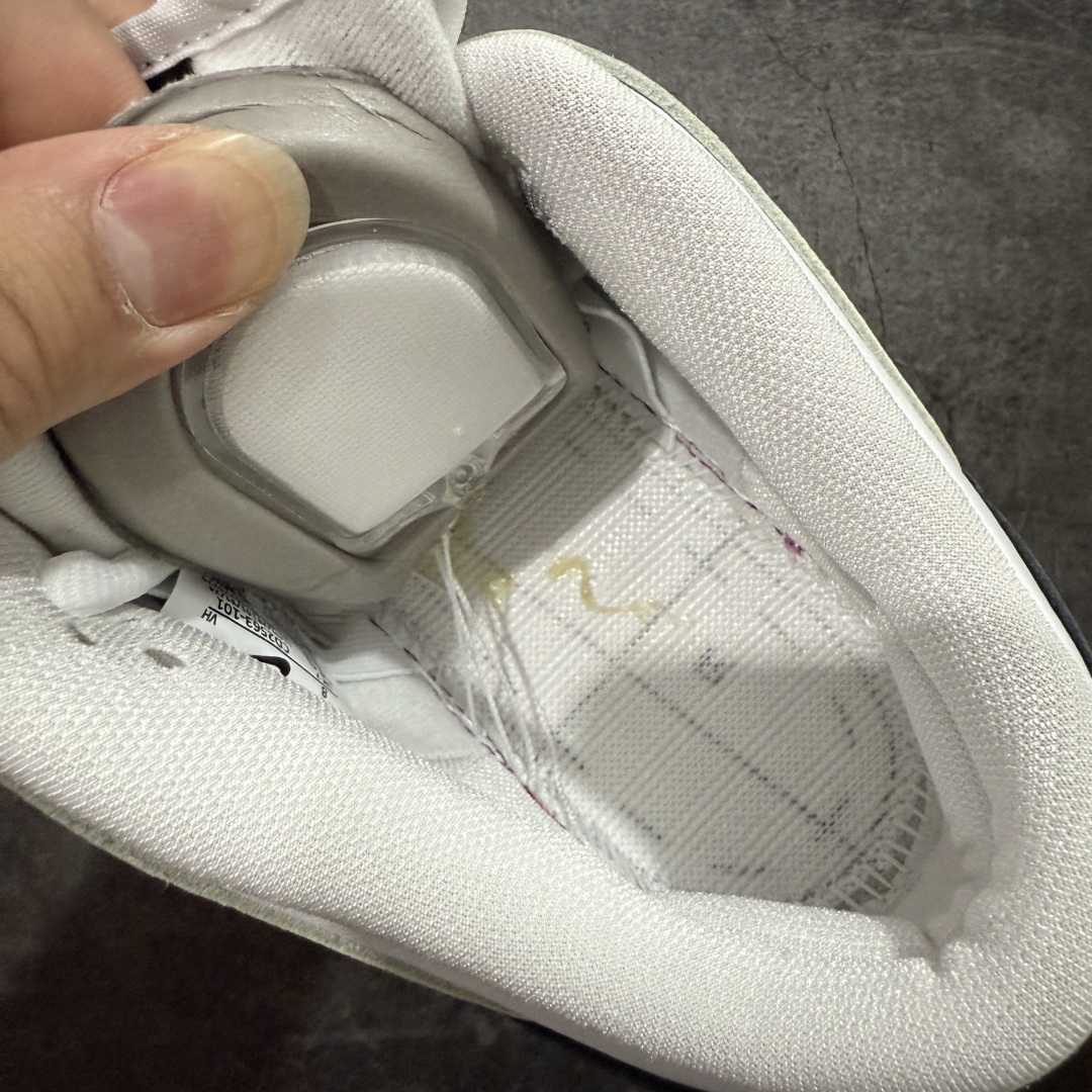  
【纯原】Dunk SB Low White Gum白色黑勾生胶底 CD2563-101

原厂原档案