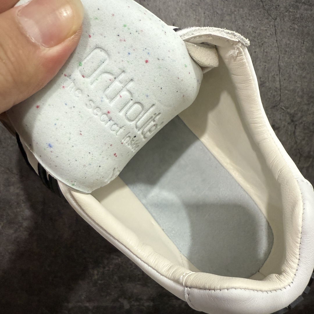 图片[8]-【M纯原】LOEWE 2025 | Ballet Runner 2.0 罗意威新款芭蕾舞鞋拼色德训鞋阿甘鞋 全套原纸板楦头开发 后跟3D注塑橡胶LOEWE徽标 原厂数据大底磨具 进口羊皮内里加鞋垫 磁吸翻盖盒 内配帆布防尘袋 配件齐全 官方一致 原装纸板中底 带采用反绒牛皮革拼接头层皮饰片鞋面材质 鞋身原装高密度防刮防水尼龙面料 不对称鞋头造型 作为LOEWE的标志性设计 超柔软轻便且灵活的鞋底 新的波浪纹理橡胶外底 延伸至鞋头 升级的柔软皮革内衬和鞋床 提供最大舒适感 后跟有3D注塑橡胶徽标 真皮和皮料混搭彰显复古风格 拼色拼接鞋面 非常高级隐藏式小内增高 脚后跟设计新颖 柔软舒适 会被评为年度最舒适的暴走鞋 如履平地 内娱明星杨幂等众多同款上脚 小红书 一系列素材图 极具爆款 尺码：35 36 37 38 39 40 41 42 43 44 45-选品中心