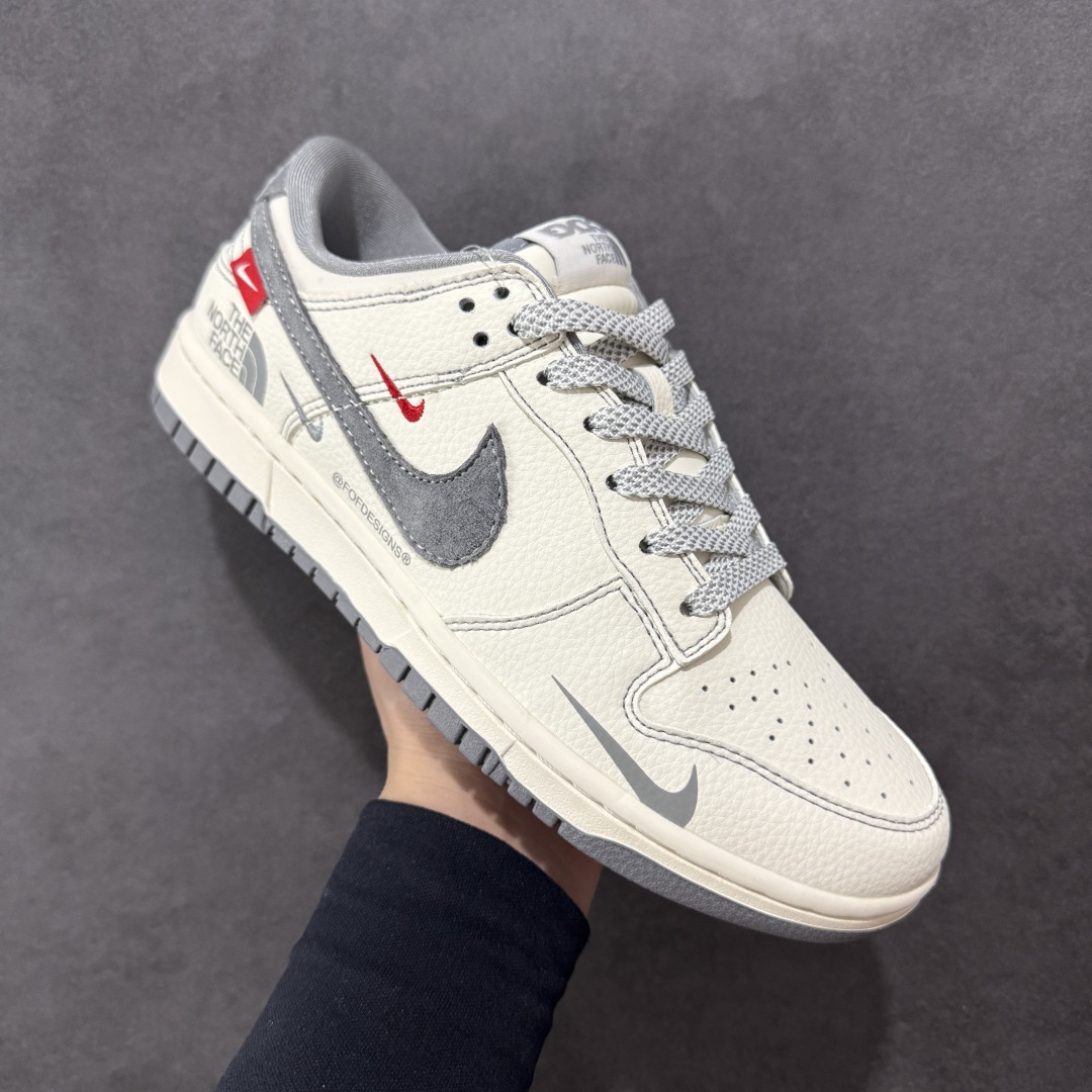   
【定制版】Nike SB Dunk Low 北面联名 米白灰勾 周年高端定制 低帮休闲板鞋 YX5