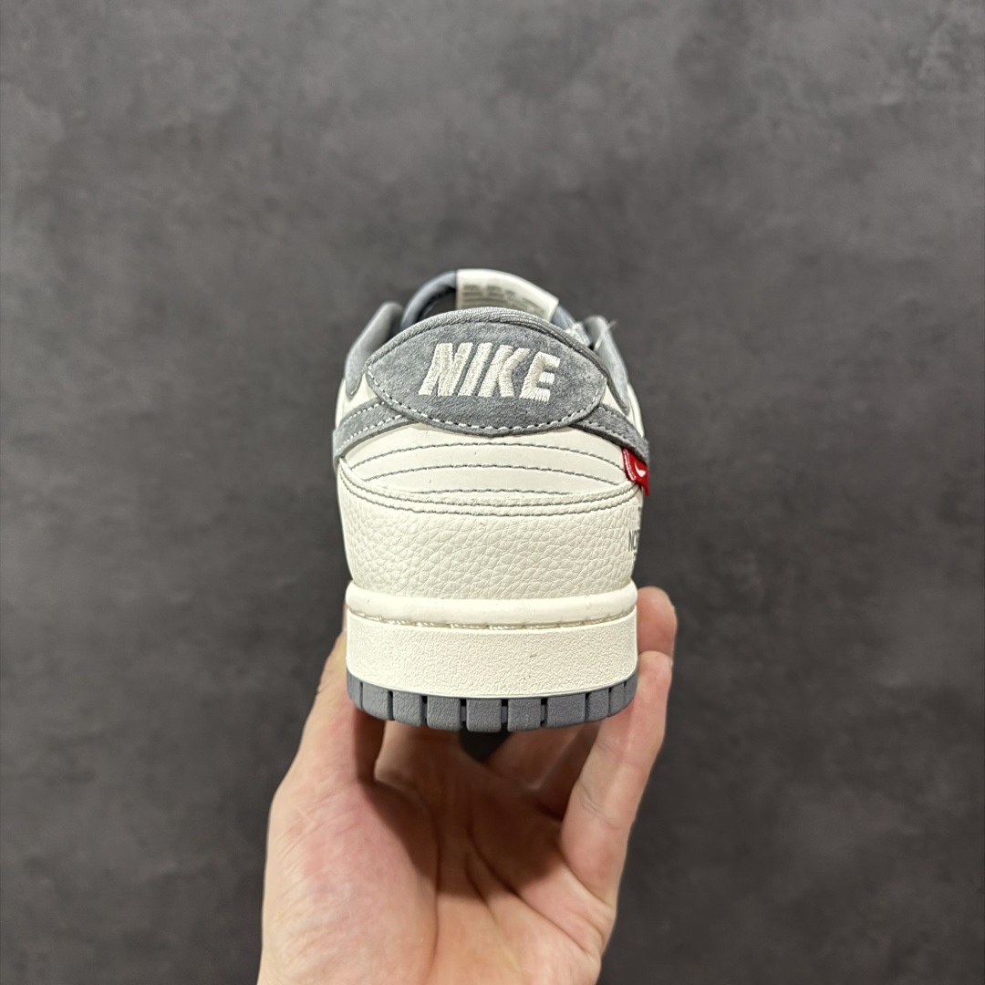   
【定制版】Nike SB Dunk Low 北面联名 米白灰勾 周年高端定制 低帮休闲板鞋 YX5