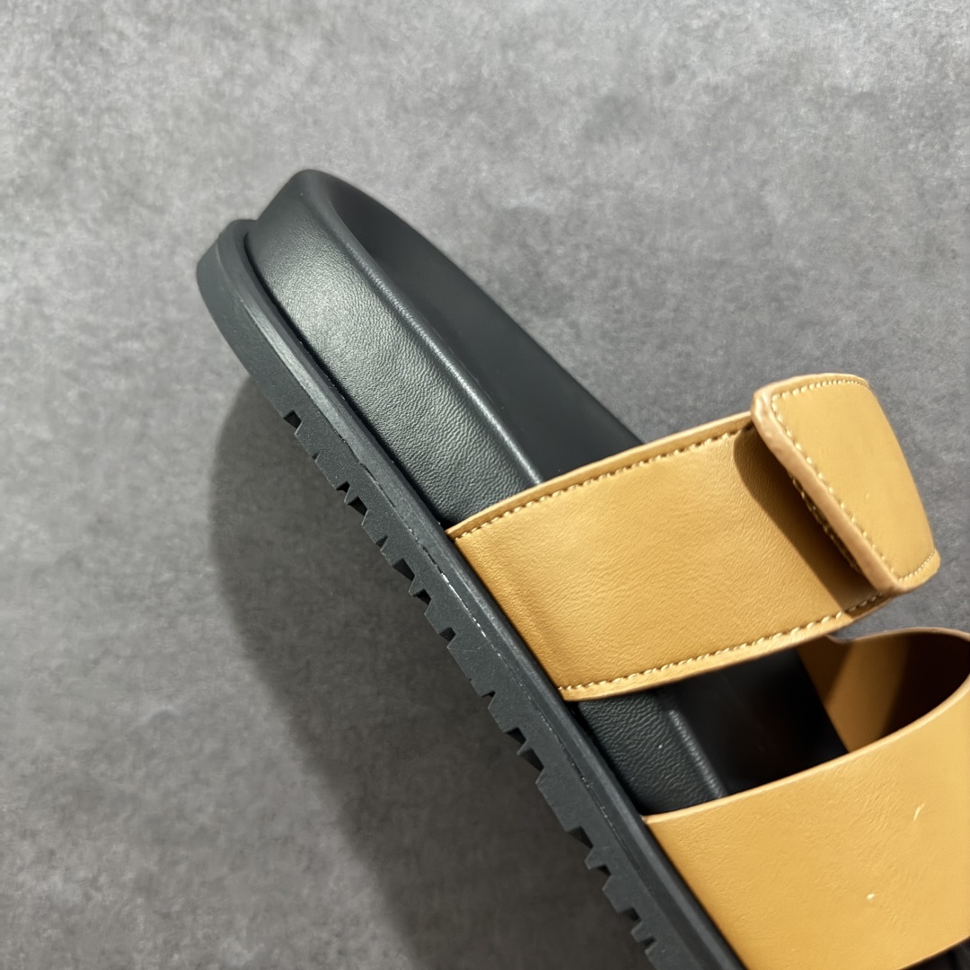 图片[6]-【X1版】爱马仕 东莞顶级版本 原版一比一开发 HERMES 爱马仕 20配色版本 HERMES 爱马仕 Chypre 平底一字拖鞋 经典系列2025 最新经典款拖鞋 经典皮面/呢绒/牛津面 今年绝比小爆款系列 高端零售可主推款。 原版一比一开发 专柜正品以发售 平台开始预售已上架，Zp 7000-10000+ 总计20个配色 首批3个配色已出货 大家放心选购 品质超赞👍 全鞋全真牛皮 私模独立开发原大底 市场独家 压花工艺 几乎接近一致 全套专柜一致包装。 男码先出 女码随后 尺码：35 36 37 38 39 40 41 42 43 44 45 46-选品中心