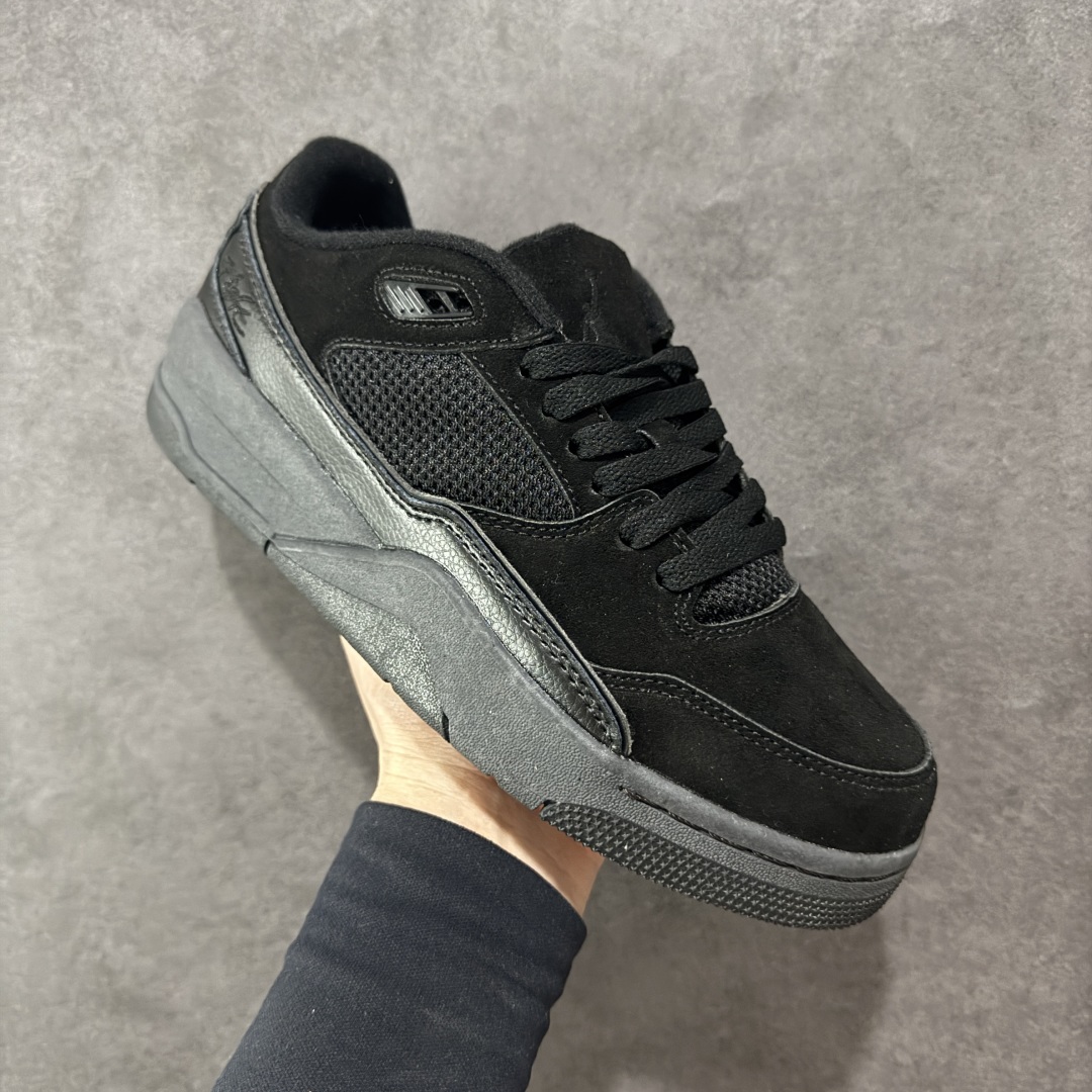 图片[3]-【公司级】Air Jordan 4 Retro Flight Court \”Black Cat\” 低帮 重置黑猫 AJ4 乔丹4代 aj4 乔4 低邦 黑色 乔丹篮球鞋系列 鞋款整体以黑色麂皮打造，鞋舌及后跟Jumpman Logo采用灰色刺绣点缀，后跟侧身Flighth字样也辅以灰色刺绣呈现，秉承轻量化的速度型篮球鞋设计思想完成设计，降低重量的同时提升舒适度，中底延续前作使用了分离式后掌可视化Air Soles气垫。鞋带孔和后跟鞋提以籃网为造型灵感，将篮球运动巧妙融入到鞋款的设计之中，使鞋身整体富有流动性、节奏感和优雅气质。 货号：HF3255-010 尺码：36 36.5 37.5 38 38.5 39 40 40.5 41 42 42.5 43 44 44.5 45-选品中心