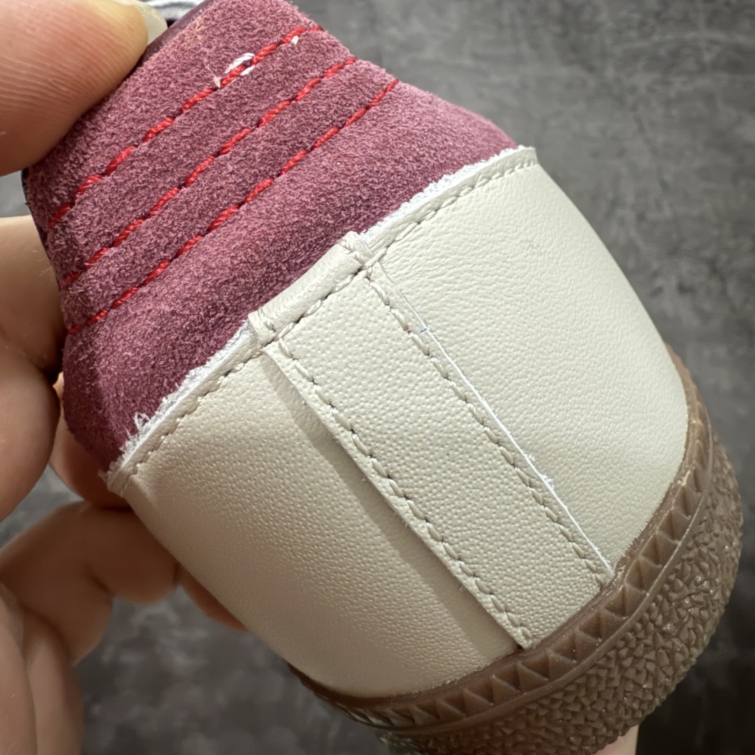 图片[2]-【CG纯原】市面最顶级品质没有之一！ 此版鞋身全部采用进口原厂头层皮 原厂头层 区分市面偷工减料！ Adidas Originals Samba 桑巴德训鞋 灰红 原版原楦原材，99.999%还原度 鞋带都是原厂的，系鞋带的方式都同步ZP！ 货号：ID1482 尺码：36 36.5 37 38 38.5 39 40 40.5 41 42 42.5 43 44 44.5 45-选品中心