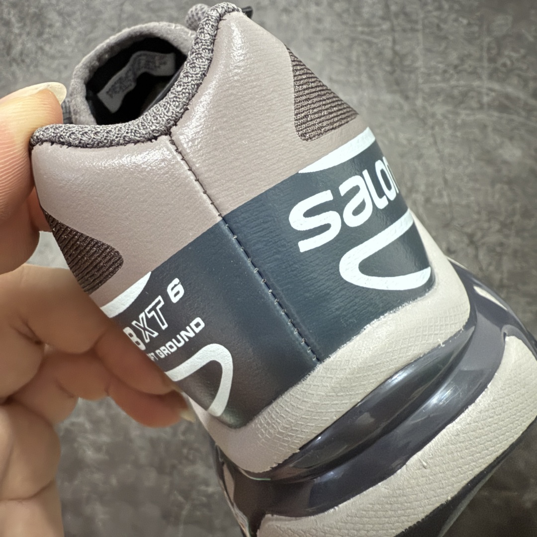 图片[2]-【巅峰版】 Salomon XT-6 灰褐色 474451萨洛蒙复古潮流户外机能登山跑鞋 纯原外贸平台特供订单 耗时半年巨作 全套原纸板楦头开发 原厂特供网布配套加持 确保原汁原味 完美呈现版型 原档数据独家私模五层组合大底 原装Ortholite轻量化鞋垫 中底布带钢印编号 原厂TPU锁扣 进口港宝加持 后跟自然饱满 还原公司包裹性 鞋面以“锯齿”状的包裹系统呈现 在基色底之下加入了各种色点缀 将公司的最新技术和时尚前卫的造型融入耐用的长跑款式中 鞋面由 TPU 薄膜制成 并焊接在高耐磨网眼上 使其既时尚又坚固 由 ACS底盘支撑 可增强稳定性和支撑力 以及由橡胶凸耳 Contragrip外底覆盖的 EVA 缓冲中底 旨在应对崎岖的地形 鞋舌上的彩色Salomon 标签、Quicklace 系统以及鞋头、鞋舌和鞋跟上的附加品牌使细节更加完美 让穿着者可以轻松驾驭户外与通勤下的任何运动生活场景 无缝鞋身户外随意纵横 颜值与脚感兼备 出街通勤 绝对非常吸睛 你值得拥有 尺码：36 36.5 37.5 38 38.5 39 40 40.5 41 42 42.5 43 44 44.5 45-选品中心