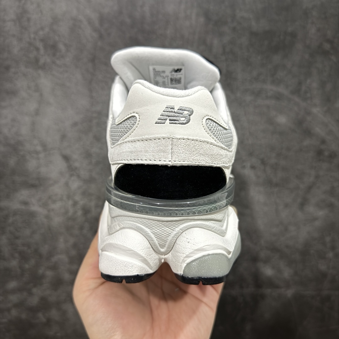 260 【纯原版】 New Balance NB9060 联名款 复古休闲运动慢跑鞋 黑白色 U9060JBB