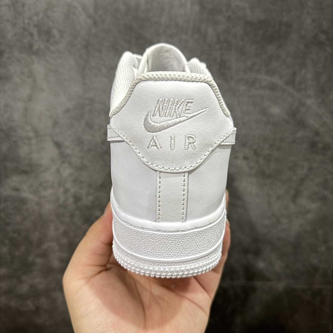 图片[4]-【奥莱订单】Air Force 1 Low \’07 空军一号纯白低帮经典板鞋 全鞋电脑针车 工整有序 原盒原配从里到外百分百还原 原厂楦头 原厂刺绣 后跟弧度修正 每一处都是细节满满 尺码：35.5 36 36.5 37.5 38 38.5 39 40 40.5 41 42 42.5 43 44 44.5 45 46 47.5-选品中心