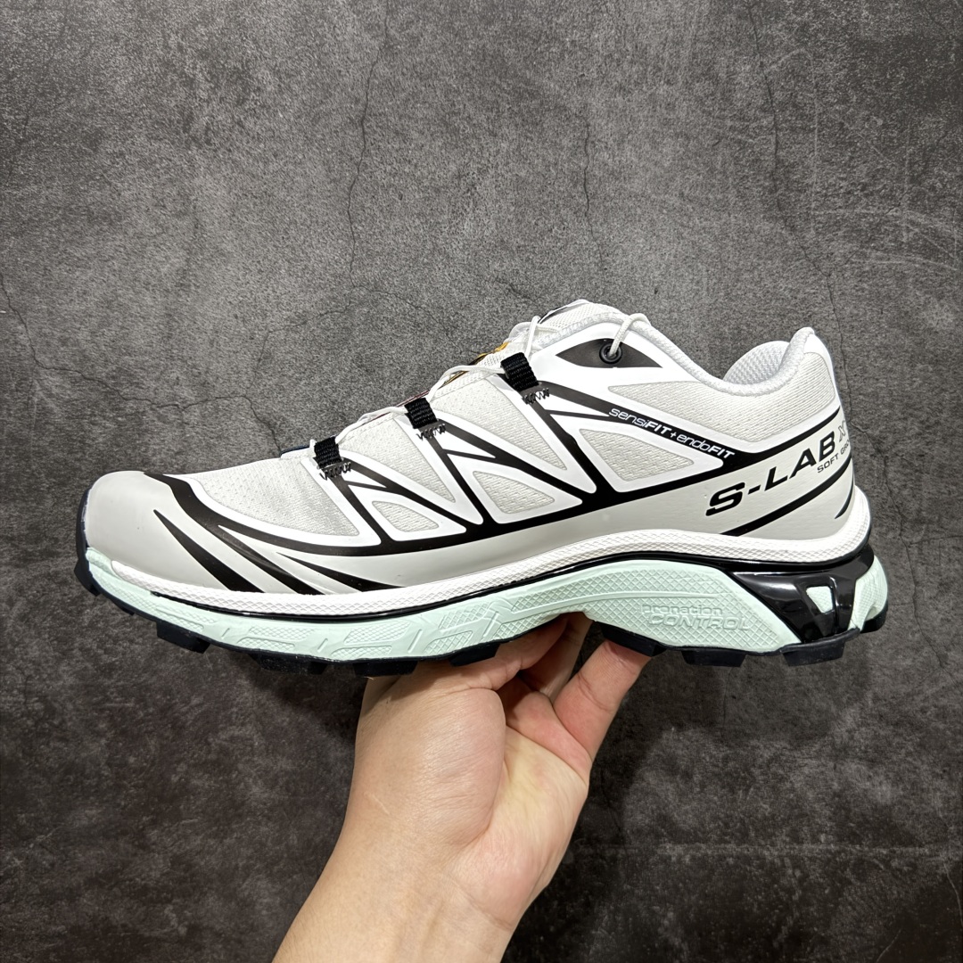 图片[2]-【PZ纯原】SALOMON XT-6 萨洛蒙潮流越野机能户外功能鞋 哈士奇 413173 全新版本出货 好货不怕晚 品质 细节 材料都是肉眼可以见！ 售前售后也是其它工厂无法匹敌！ 纯原外贸平台特供订单 耗时半年巨作 全套原纸板楦头开发 原厂特供网布配套加持 确保原汁原味 完美呈现版型 原档数据独家私模五层组合大底 原装Ortholite轻量化鞋垫 中底布带钢印编号 原厂TPU锁扣 进口港宝加持 后跟自然饱满 还原公司包裹性 鞋面以“锯齿”状的包裹系统呈现 在基色底之下加入了各种色点缀 将公司的最新技术和时尚前卫的造型融入耐用的长跑款式中 鞋面由 TPU 薄膜制成 并焊接在高耐磨网眼上 使其既时尚又坚固 由 ACS底盘支撑 可增强稳定性和支撑力 以及由橡胶凸耳 Contragrip外底覆盖的 EVA 缓冲中底 旨在应对崎岖的地形 鞋舌上的彩色Salomon 标签、Quicklace 系统以及鞋头、鞋舌和鞋跟上的附加品牌使细节更加完美 让穿着者可以轻松驾驭户外与通勤下的任何运动生活场景 无缝鞋身户外随意纵横 颜值与脚感兼备 出街通勤 绝对非常吸睛 你值得拥有 尺码：36 36.5 37.5 38 38.5 39 40 40.5 41 42 42.5 43 44 44.5 45-选品中心