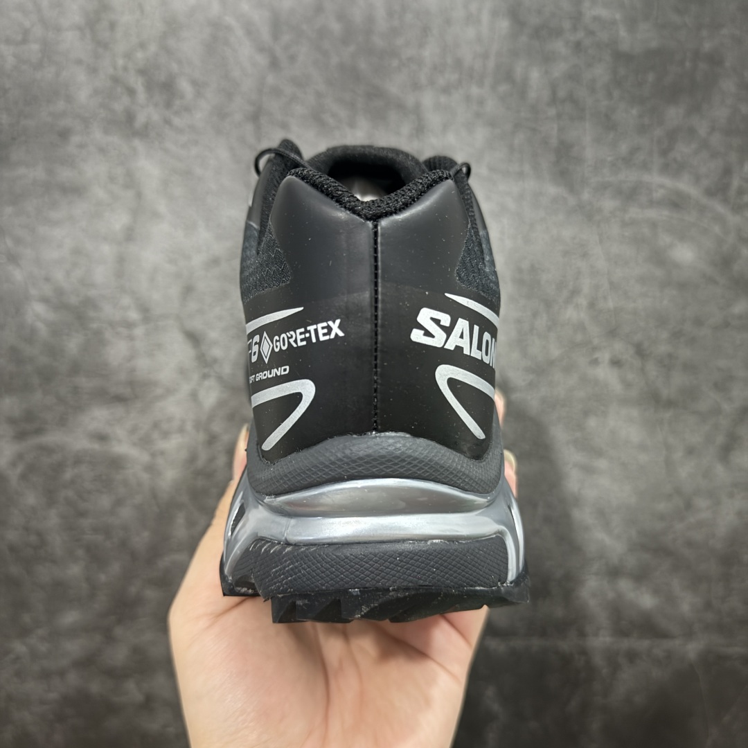 图片[4]-【PZ纯原】SALOMON XT-6 GTX 萨洛蒙潮流越野机能户外功能鞋 防水黑银 474506 全新版本出货 好货不怕晚 品质 细节 材料都是肉眼可以见！ 售前售后也是其它工厂无法匹敌！ 纯原外贸平台特供订单 耗时半年巨作 全套原纸板楦头开发 原厂特供网布配套加持 确保原汁原味 完美呈现版型 原档数据独家私模五层组合大底 原装Ortholite轻量化鞋垫 中底布带钢印编号 原厂TPU锁扣 进口港宝加持 后跟自然饱满 还原公司包裹性 鞋面以“锯齿”状的包裹系统呈现 在基色底之下加入了各种色点缀 将公司的最新技术和时尚前卫的造型融入耐用的长跑款式中 鞋面由 TPU 薄膜制成 并焊接在高耐磨网眼上 使其既时尚又坚固 由 ACS底盘支撑 可增强稳定性和支撑力 以及由橡胶凸耳 Contragrip外底覆盖的 EVA 缓冲中底 旨在应对崎岖的地形 鞋舌上的彩色Salomon 标签、Quicklace 系统以及鞋头、鞋舌和鞋跟上的附加品牌使细节更加完美 让穿着者可以轻松驾驭户外与通勤下的任何运动生活场景 无缝鞋身户外随意纵横 颜值与脚感兼备 出街通勤 绝对非常吸睛 你值得拥有 尺码：36 36.5 37.5 38 38.5 39 40 40.5 41 42 42.5 43 44 44.5 45-选品中心