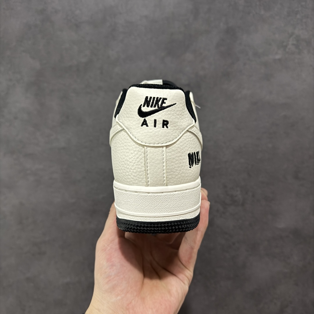 260 【定制版】Nike Air Force 1 Low 07 x Supreme 白黑小勾 BZ68808-108
