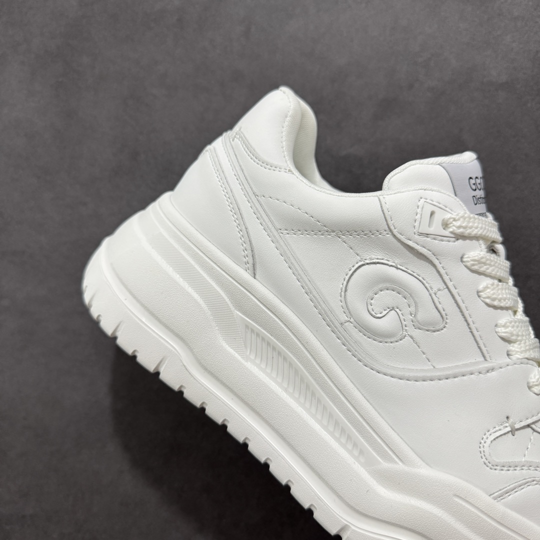 图片[6]-【公司级】2025赵露思同款 新晋潮流鞋靴品GGCC GG-CC 赛博做旧脏脏鞋【城市特工】 鞠婧祎上脚同款 厚底小白鞋 时髦look轻松定格 不费力展现率性氛围 原版正确大底 高档银盒 全套包装 赛博做旧工艺 耐看百搭 不拘一格 6.5cm增高厚底 大长腿既视感轻松拿捏 #越穿越喜欢系列 百搭不挑人 货号：G58U5338C 尺码：35 36 37 38 39 40-选品中心