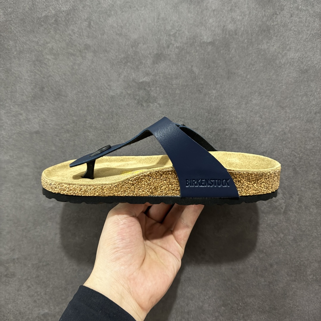 图片[2]-【公司级】博肯 Birkenstock 人字拖鞋 广东原产#德国百年知名鞋履品牌·博肯Birkenstock 勃肯#采用质地柔软牛皮绒面材质#中底搭载缓震软木橡胶 其特有的鞋床设计，贴合脚面穿着舒适 Birkenstock Milano中性软木鞋底经典款式，非常好搭，鞋底结实耐磨，适合夏天。 尺码：35-45(偏大一码)-选品中心