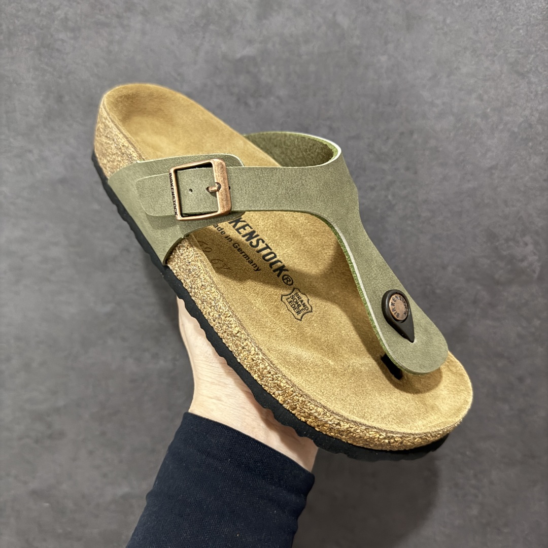 图片[3]-【公司级】博肯 Birkenstock 人字拖鞋 广东原产#德国百年知名鞋履品牌·博肯Birkenstock 勃肯#采用质地柔软牛皮绒面材质#中底搭载缓震软木橡胶 其特有的鞋床设计，贴合脚面穿着舒适 Birkenstock Milano中性软木鞋底经典款式，非常好搭，鞋底结实耐磨，适合夏天。 尺码：35-45(偏大一码)-选品中心