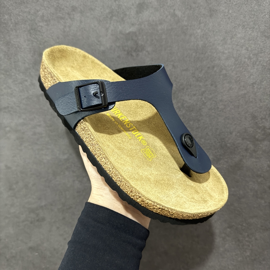 图片[3]-【公司级】博肯 Birkenstock 人字拖鞋 广东原产#德国百年知名鞋履品牌·博肯Birkenstock 勃肯#采用质地柔软牛皮绒面材质#中底搭载缓震软木橡胶 其特有的鞋床设计，贴合脚面穿着舒适 Birkenstock Milano中性软木鞋底经典款式，非常好搭，鞋底结实耐磨，适合夏天。 尺码：35-45(偏大一码)-选品中心