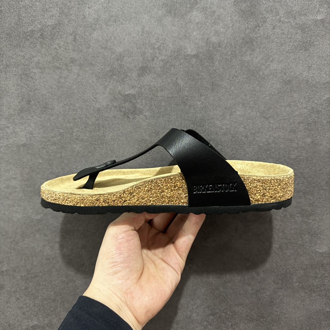 图片[2]-【公司级】博肯 Birkenstock 人字拖鞋 广东原产#德国百年知名鞋履品牌·博肯Birkenstock 勃肯#采用质地柔软牛皮绒面材质#中底搭载缓震软木橡胶 其特有的鞋床设计，贴合脚面穿着舒适 Birkenstock Milano中性软木鞋底经典款式，非常好搭，鞋底结实耐磨，适合夏天。 尺码：35-45(偏大一码)-选品中心